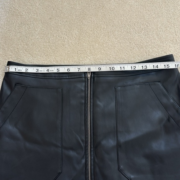 Free People Black Faux Leather Mini Skirt Full Zipper Size 10 - Picture 5 of 6